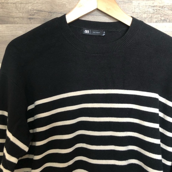 Simons Classic Nautical Black and White Striped  Crewneck Sweater Medium - Picture 4 of 8